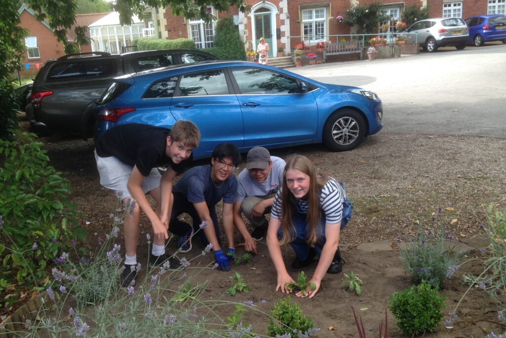 NCS Volunteer Team Visit Bethesda Eventide Homes
